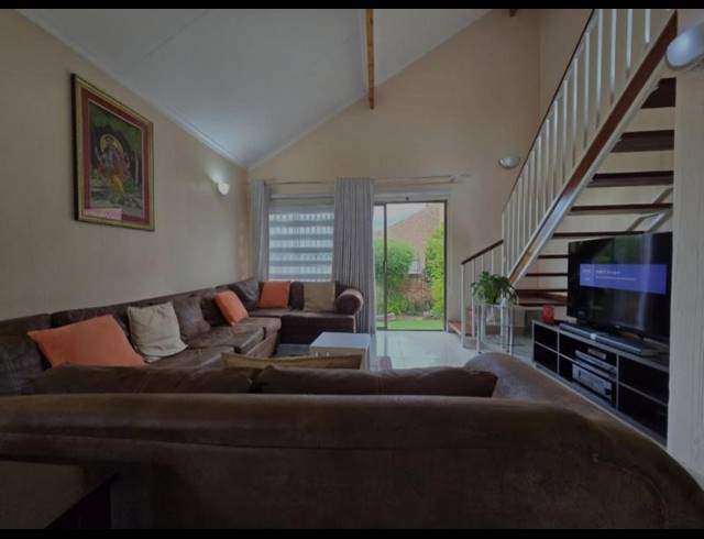 3 BEDROOM TOWNHOUSE FOR SALE IN BASSONIA